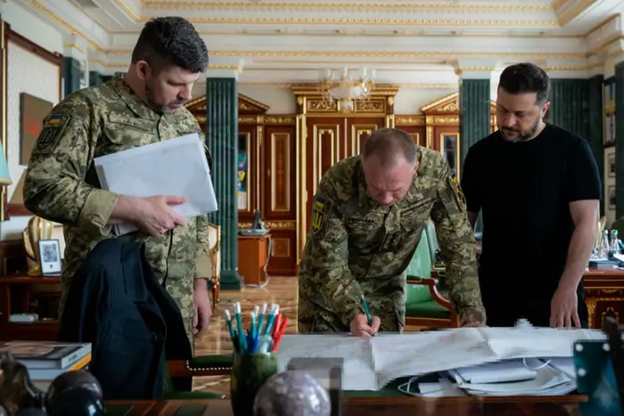 Фронт, удари по РФ: Зеленський і військові затвердили подальші кроки