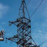 В деяких українців немає світла через обстріли і негоду