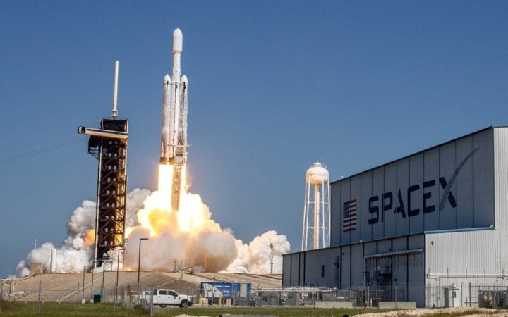 SpaceX назвала ціну акції перед виходом на біржу 135 доларів