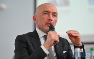 НБУ обговорив з дипломатами G7 та ЄС інвестиції інфляцію і МВФ