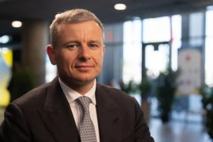 Один міністр має 37 радників. Названо урядовця-рекордсмена (документ)