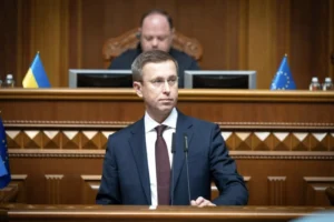 Чиновників забагато? Уряд перевірить держапарат і скоротить зайві посади