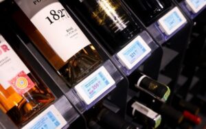 Епіцентр тестує електронні цінники в магазинах у Києві та Борщагівці