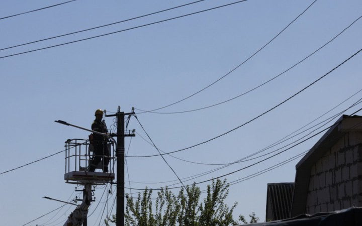 Знеструмлення в регіонах України через обстріли та негоду Міненерго